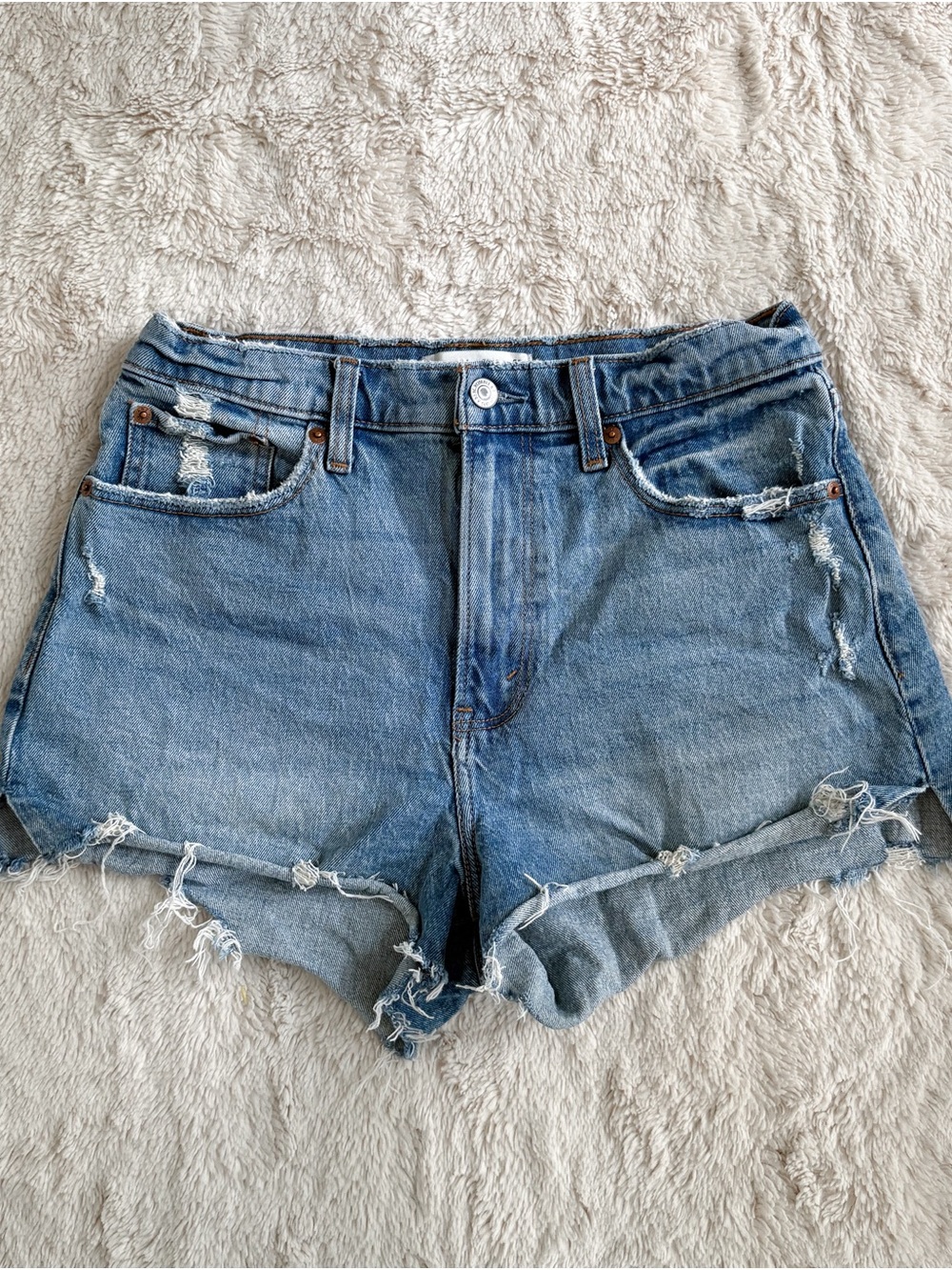 Abercrombie Curve Love Mom Shorts High Rise Distressed Medium Wash Size 28